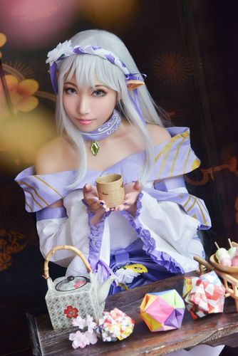 如果您有关于Cosplay或其他话题的具体问题或需求，我会很乐意为您提供帮助和支持，让我们一起探索和创造一个更加积极、健康和有意义的网络环境吧！