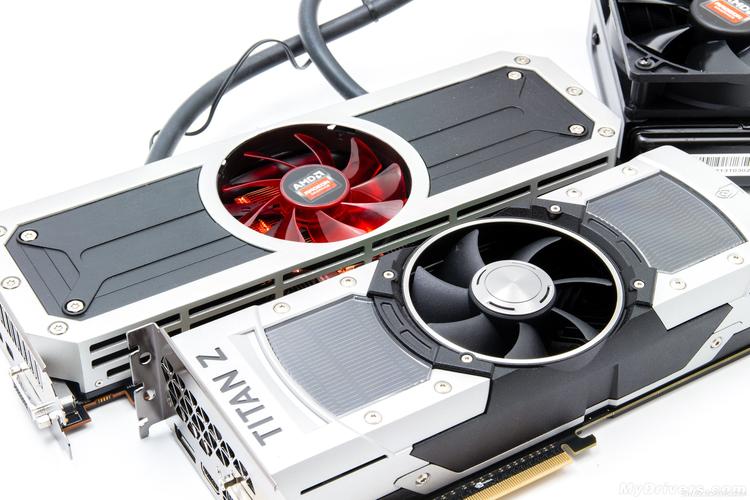 GTX Titan Z作为NVIDIA的顶级双芯显卡,自发布之初就备受瞩目,它搭载了两个完整的GK110核心,拥有5760个CUDA核心,搭配12GB GDDR5显存,浮点计算能力达到了惊人的8TFLOPS,这一配置在当前显卡市场中堪称无出其右,为玩家和专业人士提供了前所未有的性能体验。