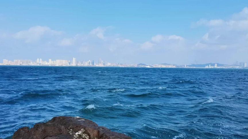 在浩瀚无垠的蔚蓝大海上,有一个传说,它关于梦想、友情与勇气,那就是《海贼王》的世界,自1997年漫画连载以来,这部由尾田荣一郎创作的史诗级作品,不仅在全球范围内积累了数以亿计的忠实粉丝,更以其独特的魅力,构建了一个令人向往的冒险乐园,随着《海贼王剧场版13》的临近,一场前所未有的航海盛宴即将拉开序幕,而2016年官网的正式开放,更是为这场盛宴添上了浓墨重彩的一笔。