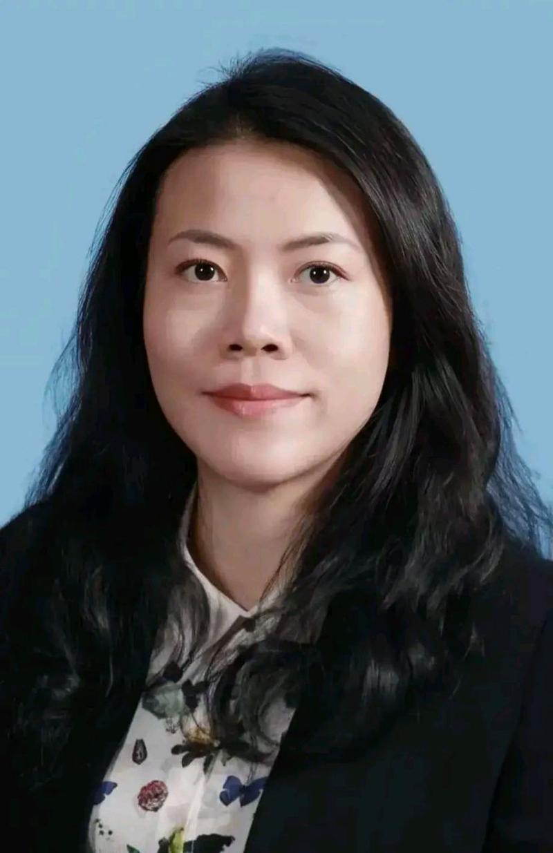 杨惠妍:中国地产界的巾帼英雄