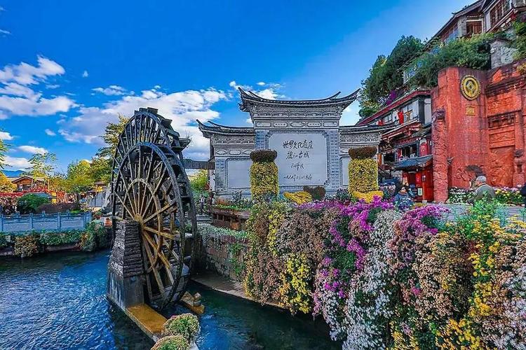 新场景也为玩家之间的互动提供了更多的可能,我们可以在美丽的风景中与其他玩家交流、合影,分享彼此的游戏心得和体验,也许还会在探索的过程中结识新的朋友,一起开启新的冒险之旅,这里不仅是一个游戏世界,更是一个充满温情和友谊的社交场所。