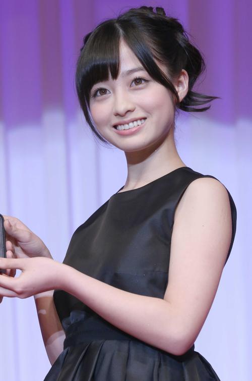 社会反响与争议:桥本环奈现象的背后