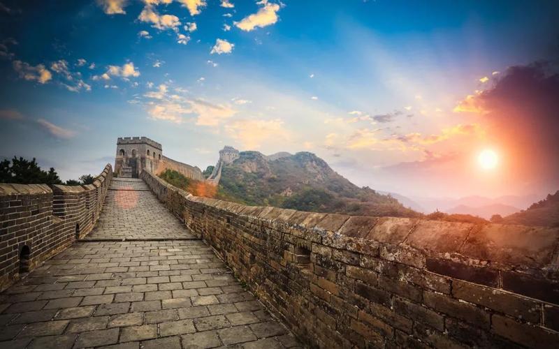 游戏背景:历史的回响与未来的遐想