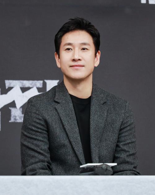 韩国演员李善均去世,演艺生涯的辉煌与落幕