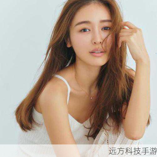 加治瞳,日本最美腰臀的传奇魅力,美图集热度超越生田绘梨花的新风尚