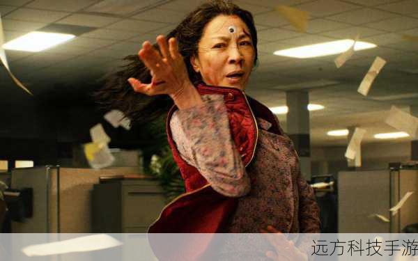 杨紫琼领衔瞬息全宇宙,穿越多元宇宙的功夫科幻盛宴,新剧照震撼曝光