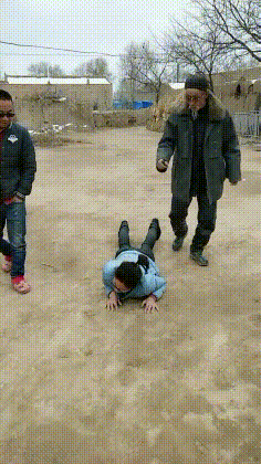 在网络时代,人们关注着各种社交媒体和平台上的人物动态。其中,网络直播成为了一种非常流行的娱乐方式,吸引了众多网友的关注和参与。在这个领域中,网络主播们以各自独特的方式和内容,与观众们进行互动和交流,赢得了大量的粉丝和支持。然而,当我们将注意力投向某个具体的主播时,我们需要注意到,对于主播的关注和讨论,应该尊重其个人隐私和人格尊严,避免过度探究和传播其私人信息,以免对其造成不必要的困扰和伤害。