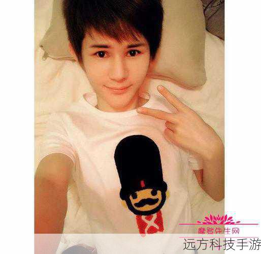 网络惊现极品女版马里山,自曝整容历程,胸器之谜引发热议