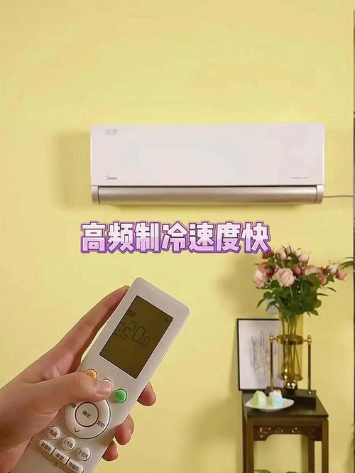 第四步,瞬间开镜,当发现敌人时,迅速按下鼠标右键开镜,这个动作要尽可能地快,几乎与发现敌人同步进行。