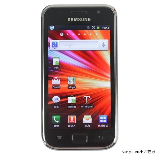 三星i900支持GSM、WCDMA和HSDPA等多种网络制式,可以让用户在全球范围内畅享高速上网,它还支持Wi-Fi无线网络连接功能,用户可以在家中、办公室等地方轻松接入互联网进行浏览、下载等操作,在移动互联网时代这一功能显得尤为重要。