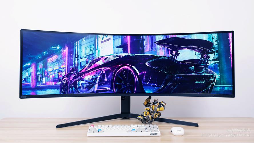 三星R429-DS0M配备了一块14英寸的LED背光显示屏,分辨率为1366x768,这块屏幕采用了16:9的宽屏比例,色彩饱满、亮度适中,无论是观看视频、浏览网页还是进行图形设计,都能提供舒适的视觉体验,LED背光技术的应用也有效降低了能耗,延长了电池续航时间。