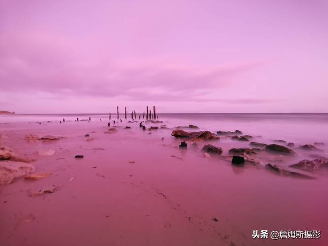 值得一提的是,T707还内置了多种拍摄模式和特效,如白平衡设置、色彩效果等,让用户可以根据不同的拍摄场景和需求进行调整,拍出更具个性的照片。