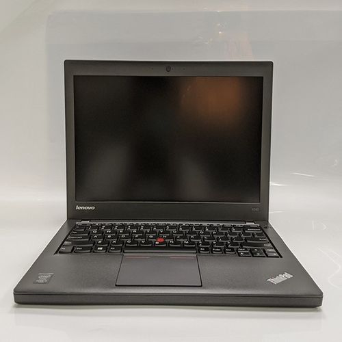 联想ThinkPad X250 20CLA275CD配备了一块12.5英寸的LED背光显示屏，分辨率为1366×768，虽然分辨率不算特别高，但足以满足日常办公和学习的需求，屏幕比例为16:9，提供了更加宽广的视野，在显卡方面，它采用了Intel HD 5500核芯显卡，虽然不是专业级游戏显卡，但对于图形处理、视频播放等日常应用来说已经足够，显存容量为共享系统内存，支持DirectX 11，能够应对一些基本的图形处理任务。
