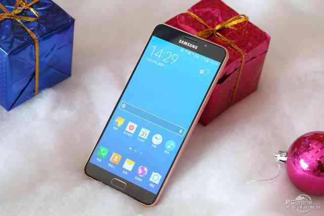 在内存方面,三星Galaxy A9 Pro配备了4GB RAM和32GB ROM,这样的组合在当时来说已经相当出色,能够满足用户对于多任务处理和存储空间的需求,A9 Pro还支持microSD卡扩展,最大可支持128GB,进一步提升了手机的存储能力。