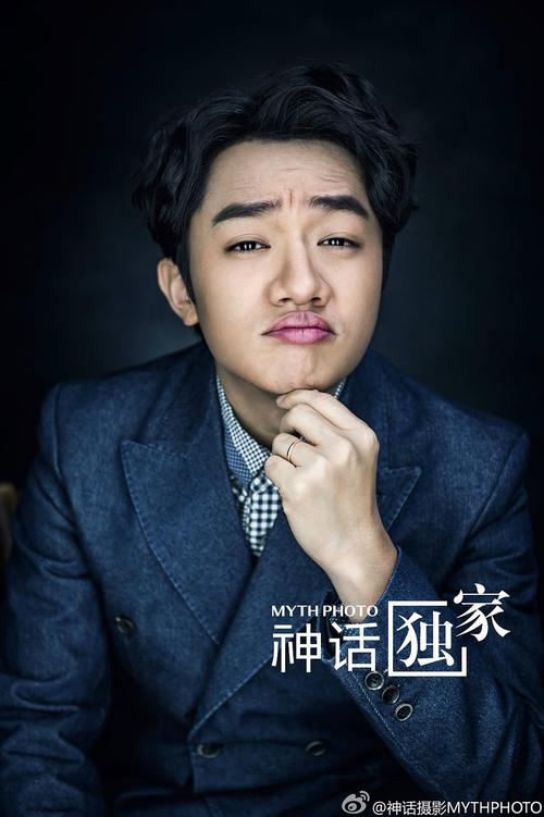 王祖蓝是一位非常值得我们关注和喜爱的演员,他的电影全集列表是他演艺生涯的见证,而他的最新电影作品则是他不断前进的动力,让我们一起为王祖蓝加油,期待他在未来的电影和演艺事业中取得更大的成功!也希望他能够继续保持自己的风格和特色,为观众带来更多优秀的作品,在未来的日子里,我们相信王祖蓝会在电影领域继续发光发热,为我们带来更多的惊喜和感动,无论是喜剧还是其他题材,他都将用自己的才华和努力,为观众奉献出更多精彩的表演,让我们共同期待王祖蓝在未来电影事业中的精彩表现,继续追随他的电影之旅,感受他带给我们的欢乐与感动。