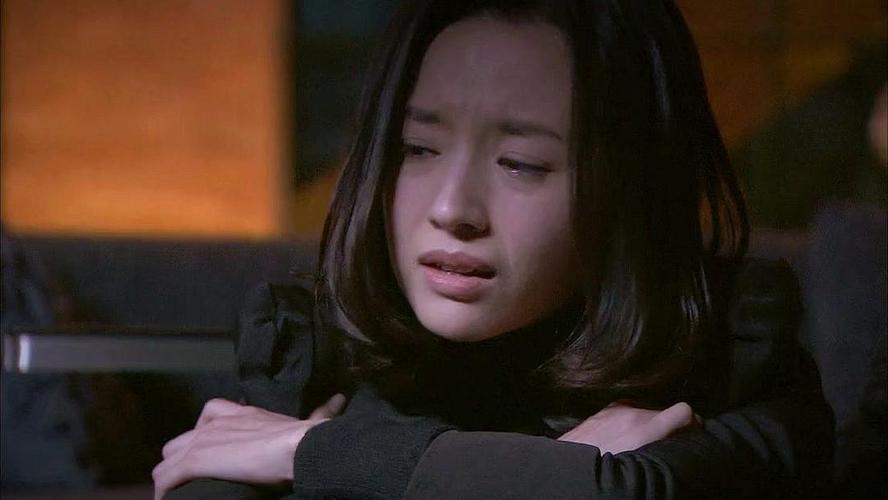 《相爱十年 33 集》让我们看到了爱情的美好与脆弱,人生的辉煌与无奈,它不仅仅是一部电视剧,更是一面镜子,反映出了我们每个人在生活中可能遇到的问题和挑战,它提醒我们要珍惜眼前人,不要在追求梦想的过程中迷失了自己的方向,也让我们明白,人生没有绝对的对错,只有不同的选择和经历。