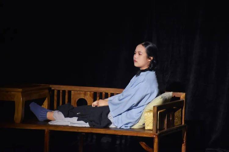 《亲爱的自己》中琳达妈的成功塑造,让更多的人认识了丁美婷,她用自己的实力证明了自己的价值,也让我们对她未来的演艺事业充满了期待,相信在今后的日子里,丁美婷会继续为我们带来更多精彩的角色和作品,让我们一起拭目以待吧!