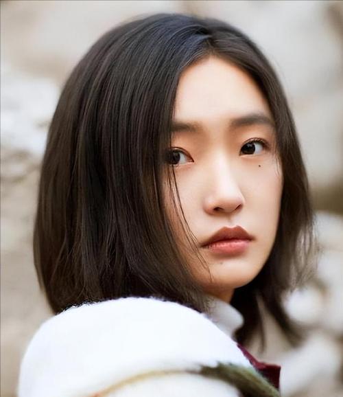 在这个竞争激烈的演艺界,像丁美婷这样优秀的演员并不多见,她凭借着自己的才华和努力,在众多演员中脱颖而出,她的故事告诉我们,只要有梦想,并为之努力奋斗,就一定能够实现自己的目标,无论是在演艺界还是其他领域,这种精神都是值得我们学习和借鉴的。