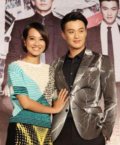 除了在《我和我的三个姐姐》中的精彩表现,房子斌在他的演艺生涯中还有着许多其他杰出的作品和角色,每一次的演出都是他对表演艺术的一次探索和突破,不断提升着自己的演技水平,他的坚持和努力不仅为他赢得了观众的喜爱和认可,也为他在演艺界赢得了尊重和声誉。