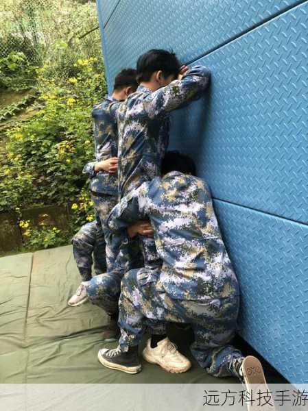 第八集,师傅接到了一个极具挑战性的任务,他带领徒弟们全力以赴,日夜奋战,只为了完成这个任务,在这个过程中,他们经历了无数次的失败和挫折,但始终没有放弃。