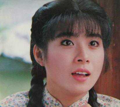 除了以上主要人物,还有许多配角也为该剧增添了丰富的色彩,例如叶静宜的父亲,他对女儿有着深厚的父爱;还有王进的同事和下属,他们在王进的事业发展中扮演着不同的角色。