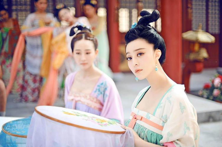 《武媚娘传奇》不仅仅是一部讲述个人传奇的作品,更是一部展现唐代社会风貌和历史变迁的史诗,它通过武媚娘的故事,让我们看到了唐代的繁荣与辉煌,也看到了那个时代人们的生活和思想,这部剧以其独特的魅力吸引着观众,让人们沉浸其中,感受历史的魅力和人性的伟大,无论是对历史的追寻,还是对人性的探讨,《武媚娘传奇》都给我们带来了深刻的启示和思考。