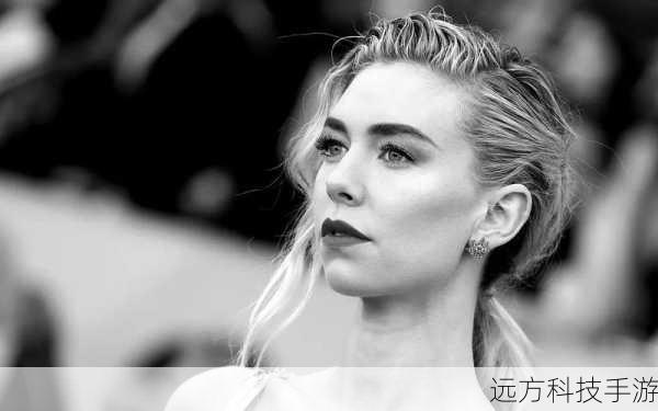 还有凡妮莎·柯比饰演的白寡妇,她的美丽和危险让人过目不忘,她在影片中的立场扑朔迷离,给剧情带来了诸多变数。