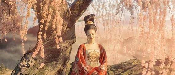 剧中着重描绘了他与杨贵妃之间缠绵悱恻的爱情故事,杨玉环本是寿王妃,却被李隆基一眼相中,自此卷入了宫廷的风云变幻之中,他们的爱情历经波折,从最初的禁忌之恋到后来的情深似海,每一个阶段都让人感慨万千,杨贵妃的美丽、聪慧和温柔深深地吸引着唐明皇,而唐明皇也给予了她无尽的宠爱和呵护。