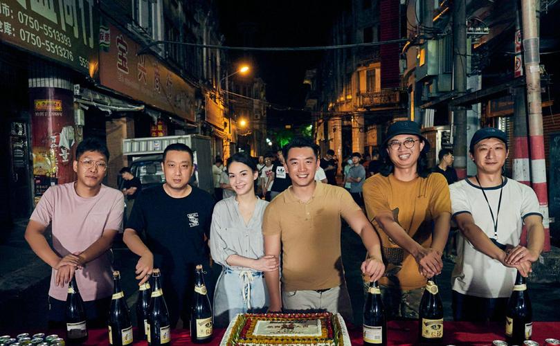 无论《极速超越》最终的上映时间是什么时候,相信它都将给观众带来一场视觉与心灵的盛宴,这部电影不仅将展现极速赛车的刺激与震撼,更将传递出积极向上、勇于超越的精神力量,让我们共同期待它的上映,一同在银幕前感受那极速超越的魅力与激情。