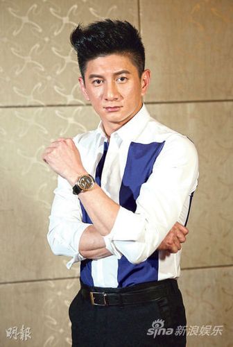 吴奇隆的出色演技并非一日之功,他在演艺生涯中经历了无数的挑战和磨练,不断提升自己的表演能力,他对每一个角色都投入了极大的热情和精力,力求做到最好,正是这种对表演的执着和热爱,让他能够成功地塑造出段平这样一个令人难以忘怀的角色。