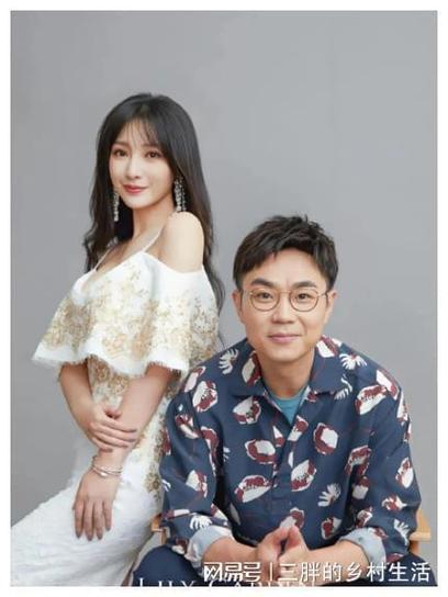为了不错过大鹏嘚吧嘚 506 期的开始时间,我们可以采取一些措施,关注官方社交媒体账号是一个很好的办法,这样可以第一时间获取到节目更新的通知,也可以设置提醒,确保在节目开始时能够及时收看,还可以加入一些粉丝社群,与其他粉丝交流和分享信息,大家一起期待和迎接新一期的到来。