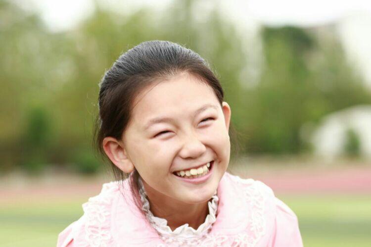 节目中的孩子们,他们纯真的笑容和无忌的童言,让我们感受到了童年的美好和无邪,他们在成长过程中所经历的快乐和挫折,也让我们看到了成长的不易和艰辛,这些孩子们成为了我们心中的小天使,他们的存在让我们相信,这个世界上还有着无尽的纯真和美好。