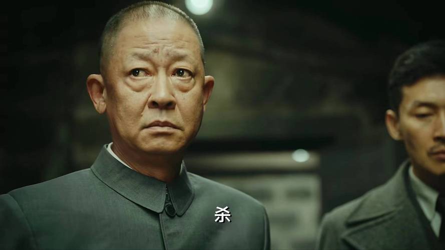 《无间》的剧情不仅仅是关于谍战和卧底的故事,更是一部展现人性在极端环境下挣扎与抉择的作品,剧中的人物形象鲜明,每个人都有着自己的动机和欲望。