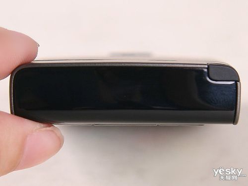 值得一提的是,本次推荐的诺基亚5250为行货版本,并附带正规发票,这意味着消费者在购买后,将享受到更加完善的售后服务保障,无论是产品保修、退换货服务,还是在使用过程中遇到任何问题,都能得到及时、专业的解决,让消费者买得放心、用得舒心。