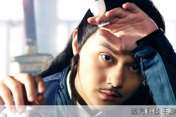 剧情中,陆小凤不断卷入各种神秘莫测的案件和阴谋之中,无论是皇宫内的权力争斗,还是江湖门派之间的恩怨情仇,他总是凭借着自己独特的洞察力和推理能力寻找真相,在这个过程中,他与花满楼结下了深厚的友谊,两人相互扶持,共同面对重重挑战。