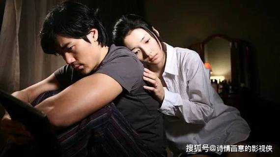 伦理剧之所以备受关注,是因为它深入挖掘了人类关系中的各种情感、道德和责任,这些伦理类题材电视剧常常直面家庭、婚姻、亲情、友情等核心关系,通过引人入胜的剧情和生动的角色塑造,引发观众深刻的思考。