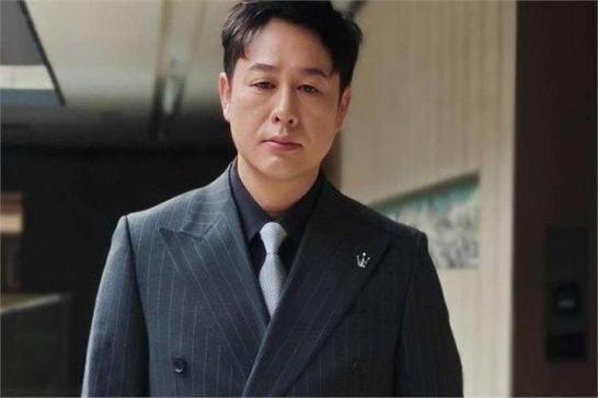 还有许多配角也为剧情增色不少，列举一些配角及演员名字]，他们各自有着独特的性格和故事线，共同构建起了这个丰富多彩的《长相思》世界。