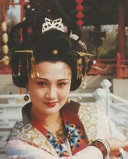 回顾张靖宜饰演的李丹,我们不禁为她的精彩表演点赞,她让我们看到了一个好妻子的形象,也让我们感受到了演员的魅力和力量,在影视作品的海洋中,这样的优秀表演和演员值得我们去珍惜和铭记。