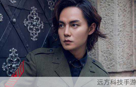尹正,这位才华横溢的演员,用他精湛的演技赋予了傅子遇这个角色独特的魅力和生命力,他仿佛就是从原著中走出来的傅子遇,帅气、睿智且充满个性。