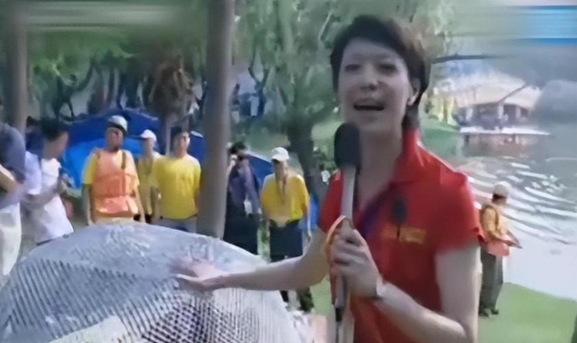 回顾符文婷的演艺生涯,我们可以看到她一路走来的坚持和努力,她不断地挑战自己,尝试不同类型的角色,以提升自己的演技水平,从最初的默默无闻,到如今凭借《天涯热土》中的精彩表现受到关注,符文婷用自己的实力证明了自己的价值。