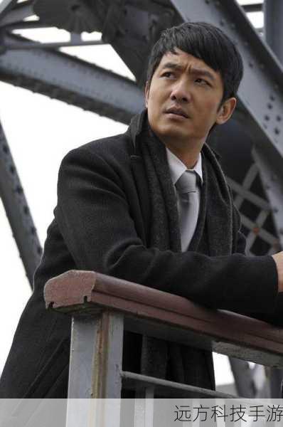 而在现实生活中,郭晓冬也是一个极具敬业精神的演员,他对表演艺术的热爱和执着驱使着他不断挑战自我,追求更高的表演境界,他的每一次演出都是对自己的一次超越,每一个角色都是他演艺生涯中的一座里程碑。