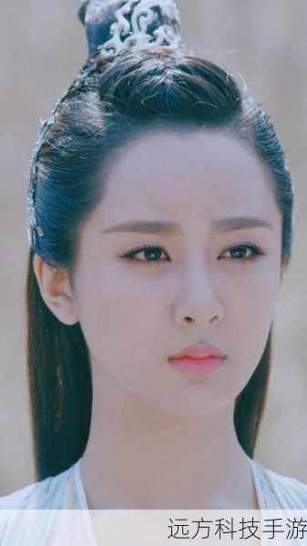 陆雪琪(杨紫 饰):青云门小竹峰弟子,容颜绝美,清冷出尘,是青云门新一代弟子中的佼佼者,她对张小凡有着复杂的情感,在长久的相处中,内心的情感逐渐明晰。