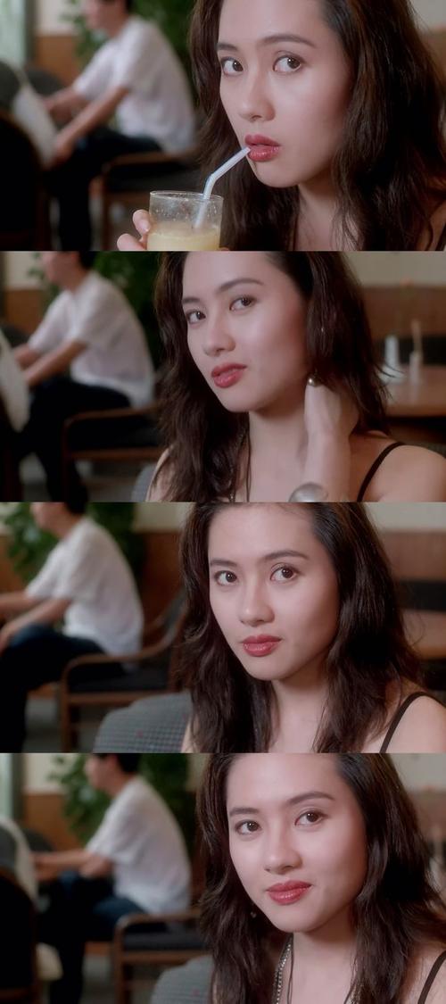 除了在《女人俱乐部》中的出色表现,李丽珍在其演艺生涯中还有许多其他令人赞叹的作品,她在不同类型的电影和电视剧中都有着精彩的演绎,展现了她的多面才华,无论是喜剧、爱情片还是文艺片,她都能轻松驾驭,给观众带来不一样的观影体验。