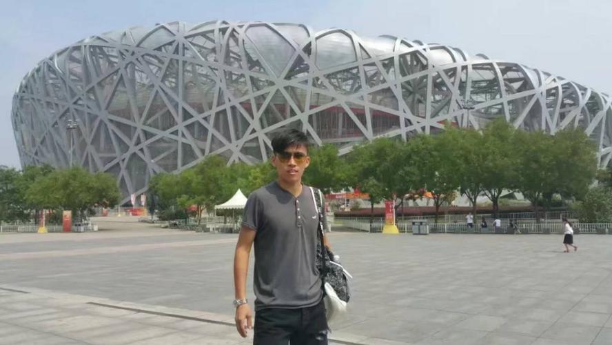 而对于那些参与节目的女生来说,这不仅仅是一次展示自己的机会,更是一个成长和锻炼的过程,她们在节目中结识了志同道合的朋友,学到了许多宝贵的经验和技能,通过与其他优秀女生的竞争和交流,她们不断提升自己,发掘出自己更大的潜力。