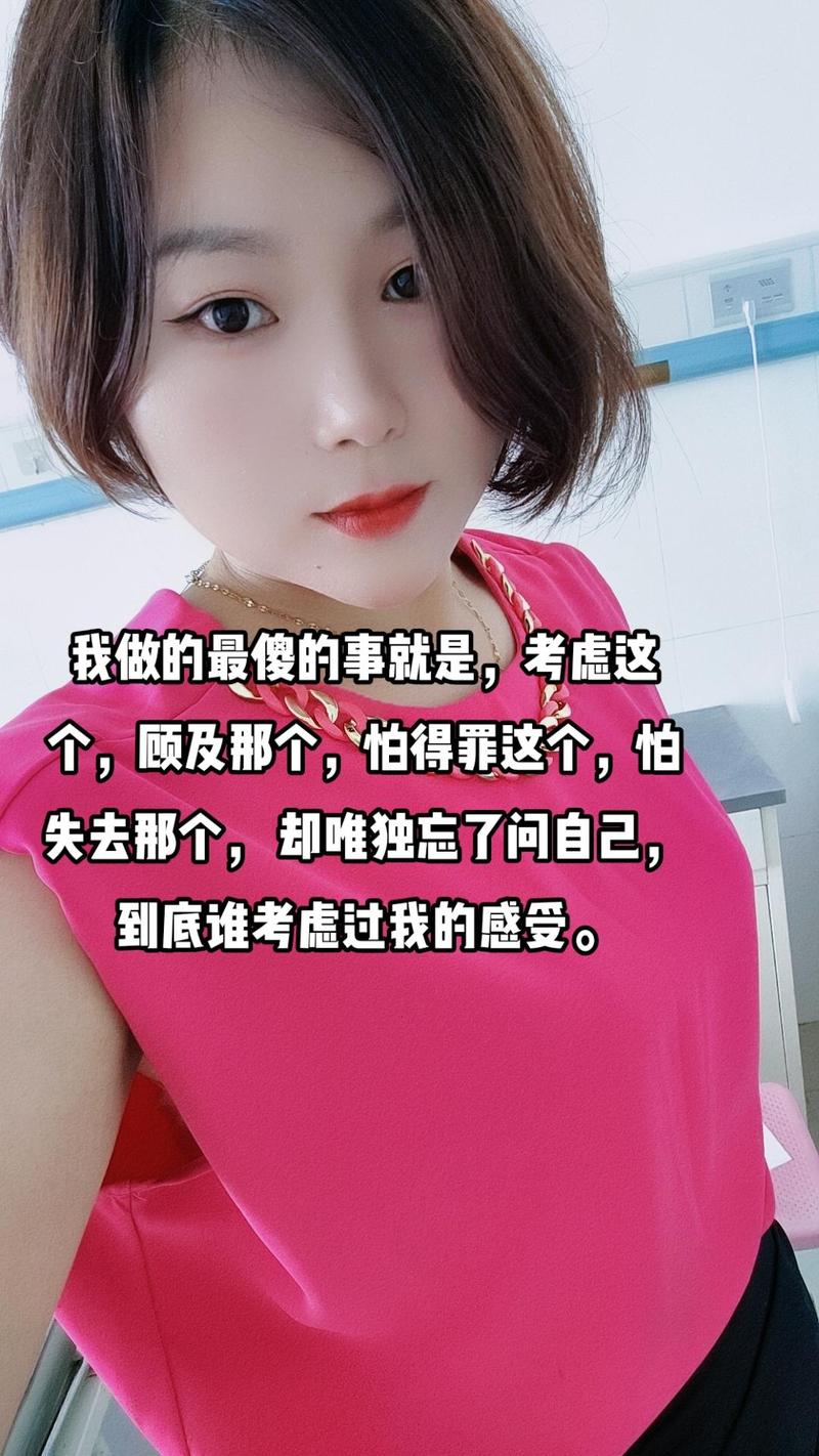 而林昊青的复杂情感和内心挣扎,则展现了人性的多面性,他在忠诚与爱情之间的徘徊,让他的人物形象更加真实可信。