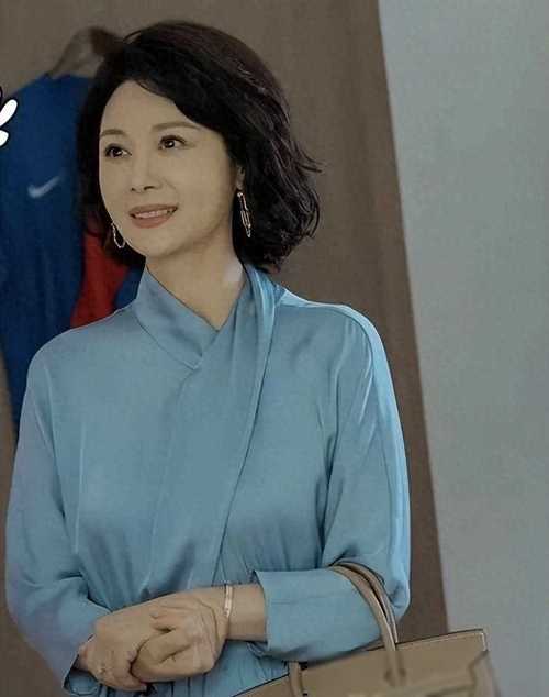 在未来的演艺生涯中,张姝阳希望能够尝试更多不同类型的角色,不断拓展自己的戏路,她渴望能够与更多优秀的导演和演员合作,共同创作出更多优秀的作品,她相信,只要自己坚持不懈地努力,就一定能够实现自己的梦想。