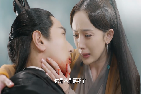 夜华得知白浅离开后,心急如焚,他立刻追了上去,试图解释清楚,但白浅此时心意已决,不愿再听夜华的任何解释。