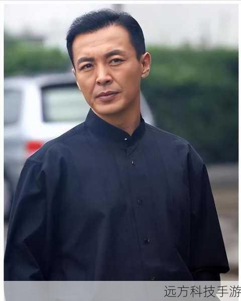 为了更好地诠释左同军这个角色,王强必定付出了大量的努力和心血,他深入研究角色的内心世界,力求理解军人的使命与担当,这种对角色的执着和敬业精神,使得他能够在镜头前完美地呈现出左同军的形象。