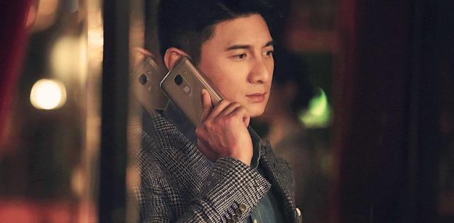 《一粒红尘》不仅仅是一部讲述爱情和事业的电视剧,更是吴奇隆演艺生涯中的一个重要里程碑,通过饰演齐唐这个角色,他再次向观众们展示了自己卓越的演技和无限的潜力,他的表演让人们看到了一个更加成熟、更加自信的吴奇隆。