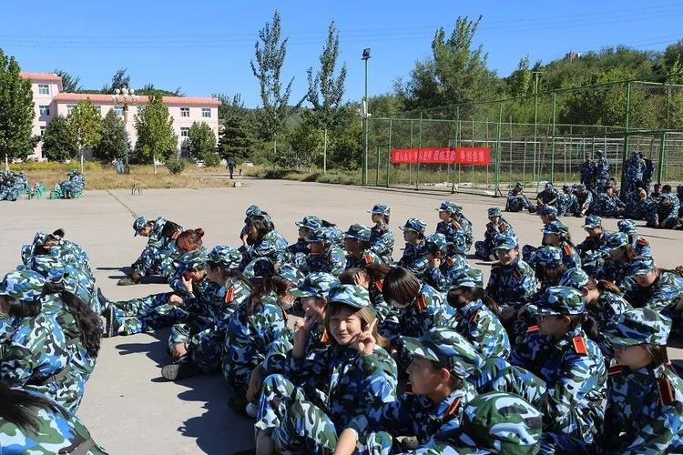 这一集中,还展现了许多热血沸腾的场景,学员们在训练场上挥洒汗水,努力提升自己的能力,为了保卫国家和人民而奋斗,他们的爱国情怀和使命感令人动容。